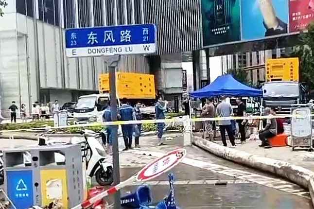 珠海富贵电子商务有限公司排涝突击队在排涝现场